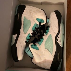 Island Jordan 5s perfect condition